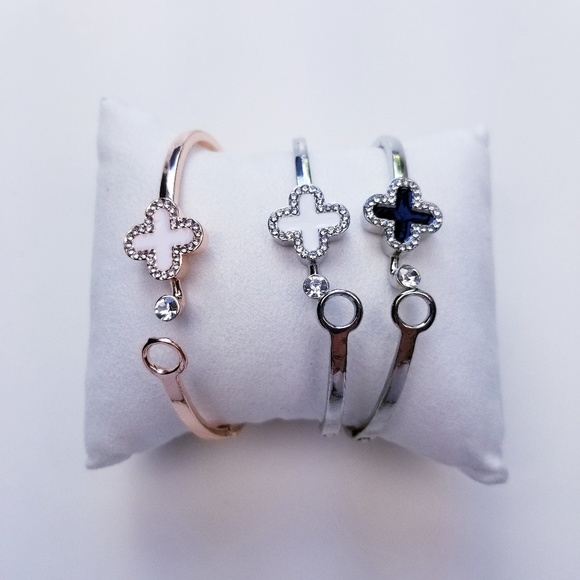 Four Leaf Clover Rose Gold Open Hinge Bangle - Picture 5 of 8